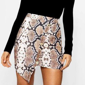 *NWOT* BOOHOO Women's Asymmetric Snakeskin Mini Skirt